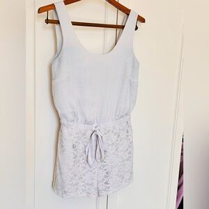 Jennifer Lopez Romper Cool White Lace Sleeveless Lined Womens Size 2
